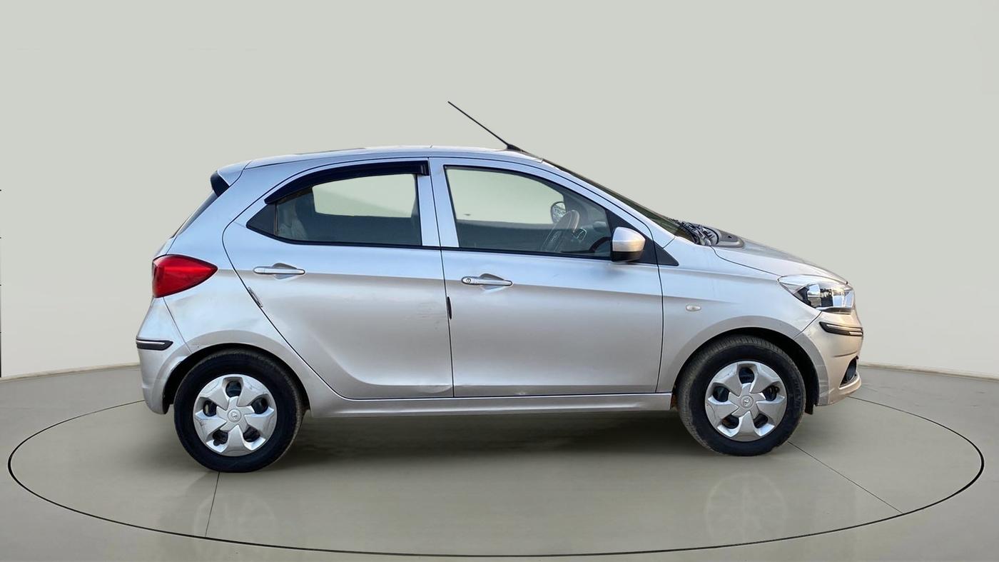 2018 Tata Tiago XT PETROL, CNG, Manual, 97,854 km, Right Side View