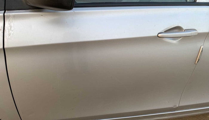 2018 Tata Tiago XT PETROL, CNG, Manual, 97,854 km, Front passenger door - Slightly dented