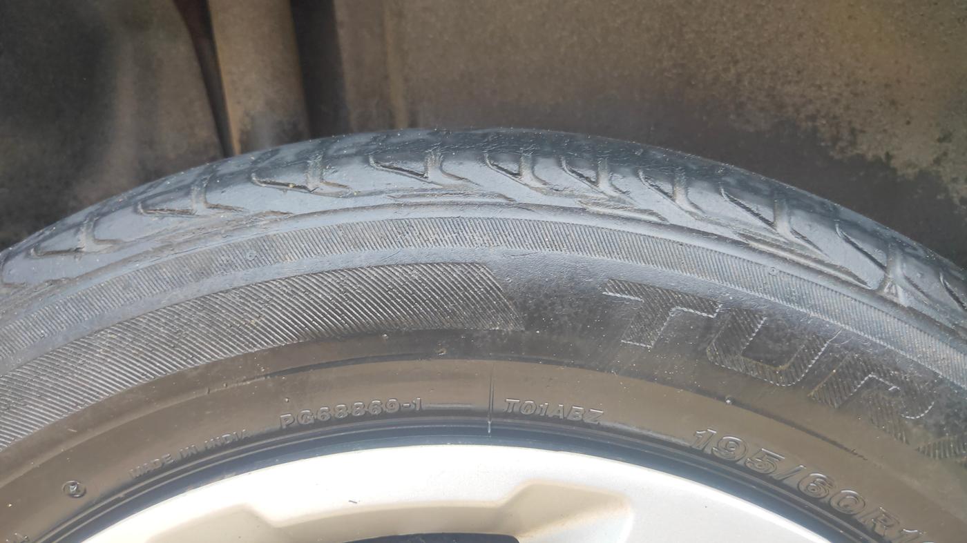 2023 Maruti Grand Vitara ALPHA PLUS HYBRID ECVT, Hybrid, Automatic, 71,000 km, Right Rear Tyre Tread