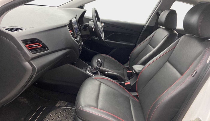 2021 Hyundai Verna SX (O) 1.0 TURBO DCT, Petrol, Automatic, 33,949 km, Right Side Front Door Cabin