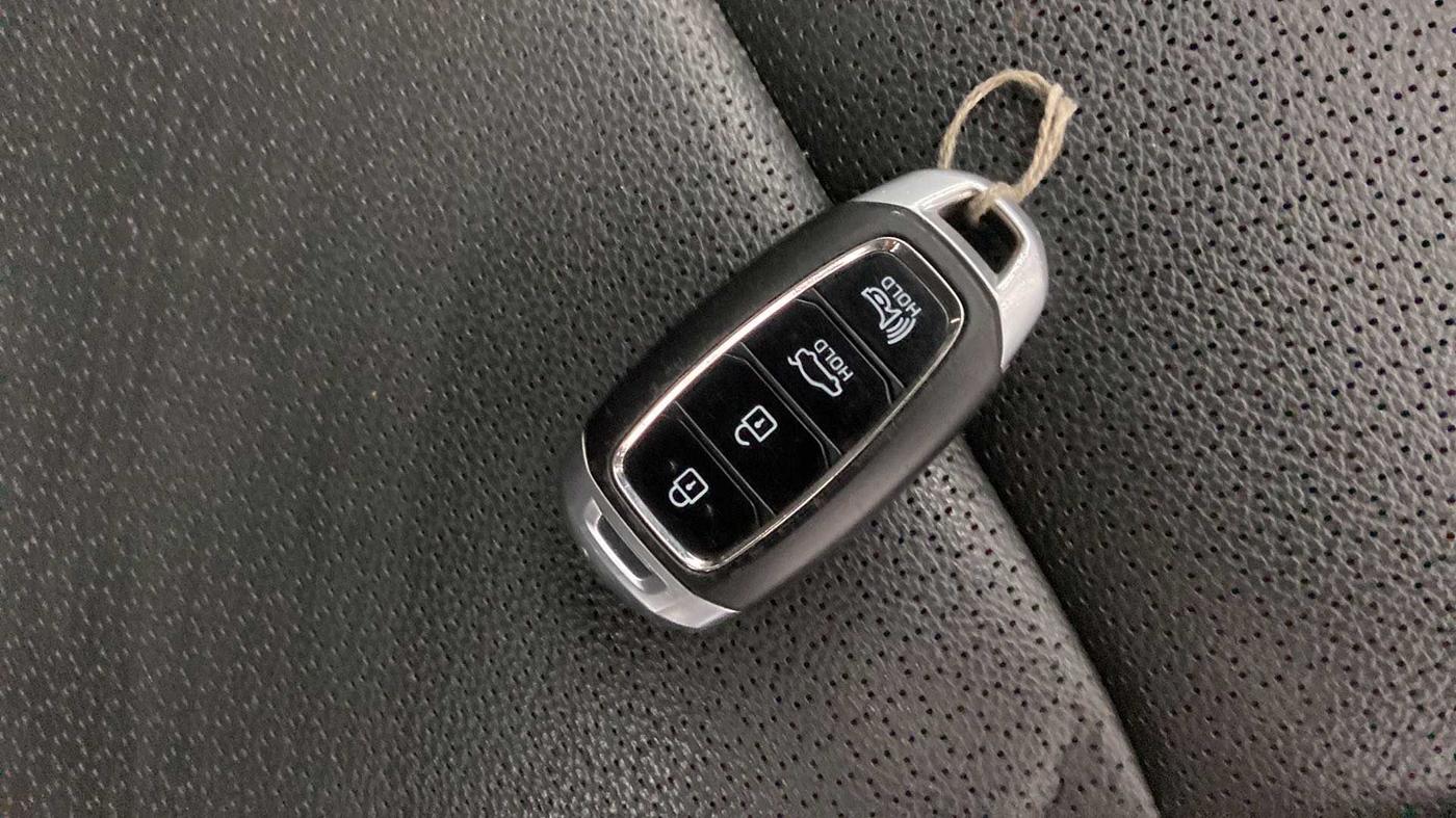 2021 Hyundai Verna SX (O) 1.0 TURBO DCT, Petrol, Automatic, 33,949 km, Key Close Up