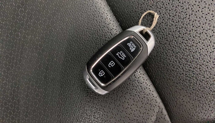 2021 Hyundai Verna SX (O) 1.0 TURBO DCT, Petrol, Automatic, 33,949 km, Key Close Up