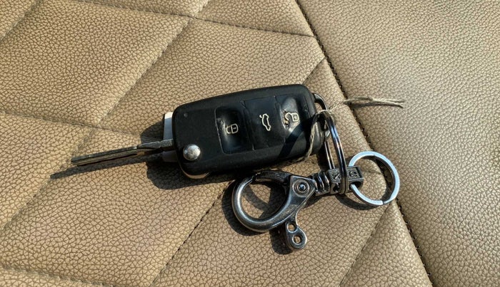 2017 Volkswagen Ameo COMFORTLINE 1.2L, Petrol, Manual, 89,489 km, Key Close Up