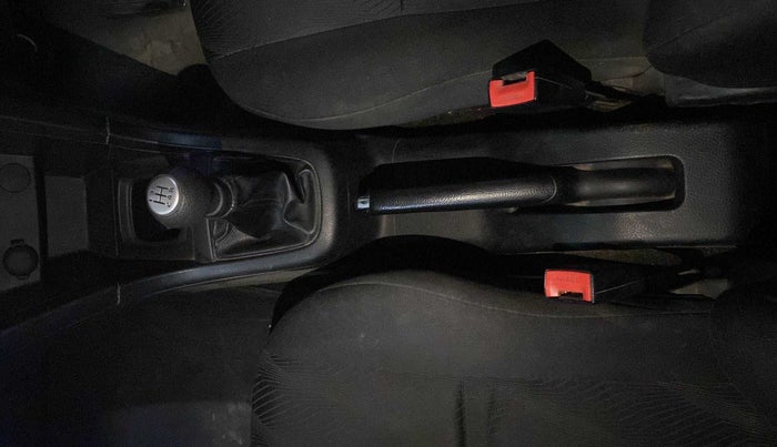2012 Maruti Swift VDI, Diesel, Manual, 1,14,759 km, Gear Lever
