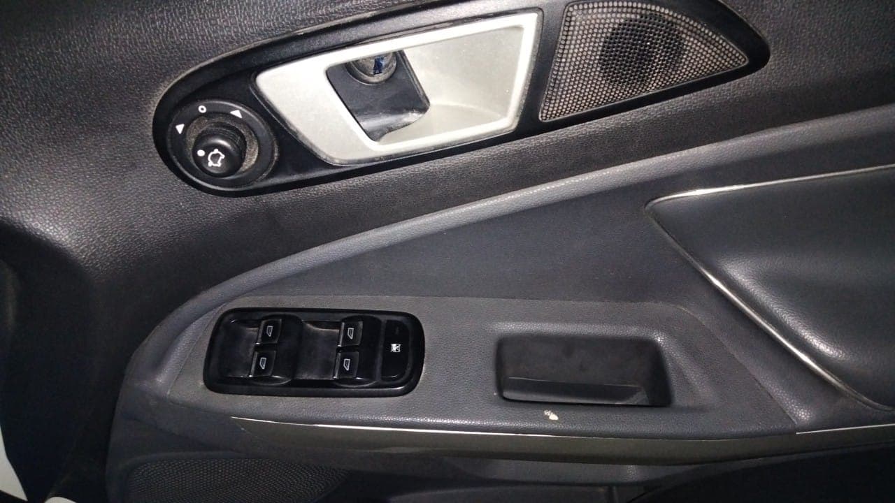 2017 Ford Ecosport TITANIUM 1.5L DIESEL, Diesel, Manual, 66,929 km, Driver Side Door Panels Control