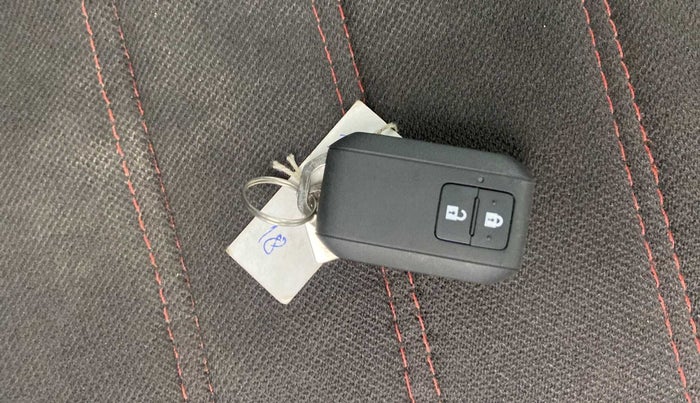 2020 Maruti Baleno ZETA PETROL 1.2, Petrol, Manual, 38,132 km, Key Close Up