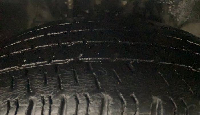 2013 Maruti Alto K10 LXI, Petrol, Manual, 63,092 km, Right Front Tyre Tread
