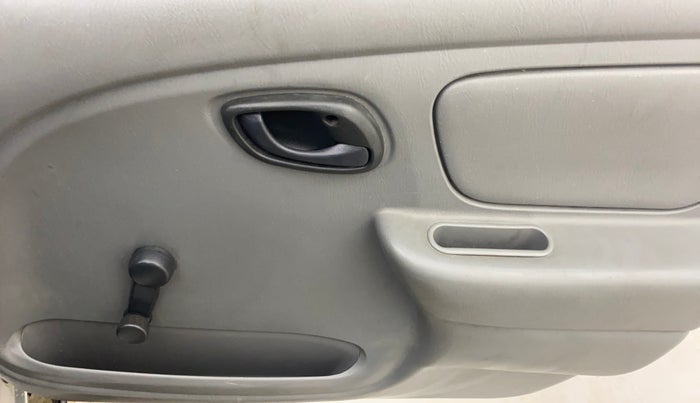 2013 Maruti Alto K10 LXI, Petrol, Manual, 63,092 km, Driver Side Door Panels Control