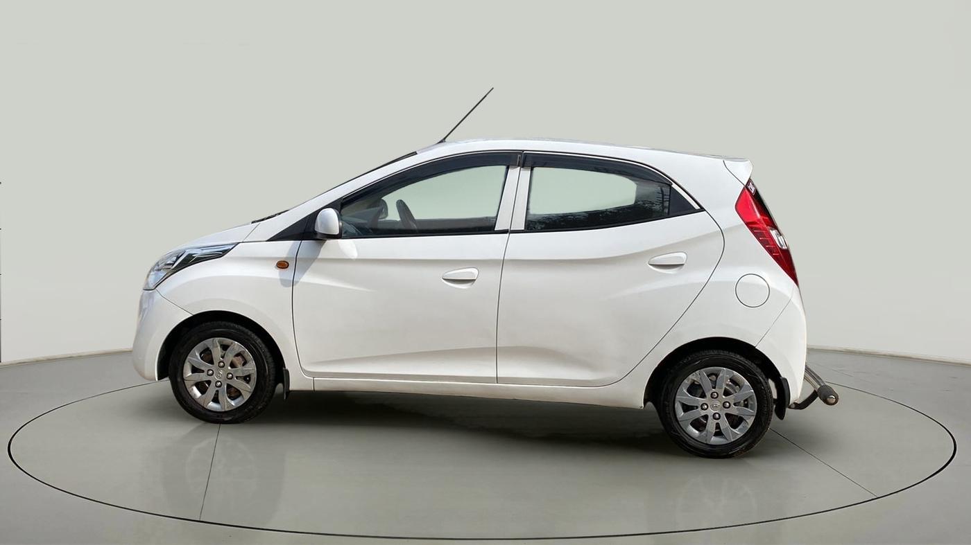 2017 Hyundai Eon SPORTZ, Petrol, Manual, 1,19,265 km, Left Side