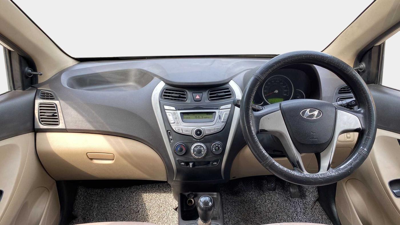 2017 Hyundai Eon SPORTZ, Petrol, Manual, 1,19,265 km, Dashboard
