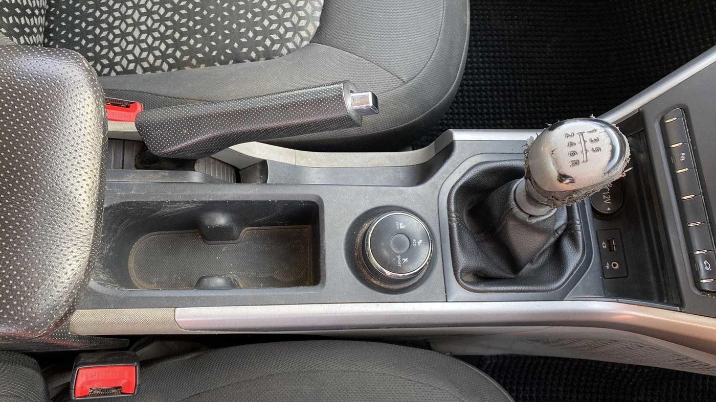 2018 Tata NEXON XM PETROL, Petrol, Manual, 55,469 km, Gear Lever