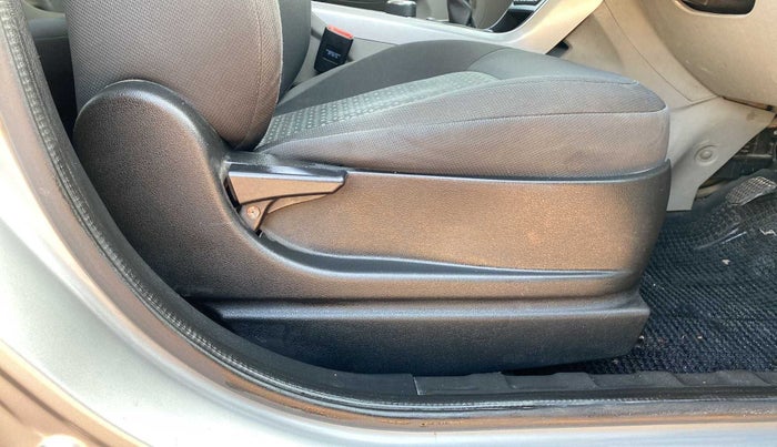 2018 Tata NEXON XM PETROL, Petrol, Manual, 55,469 km, Driver Side Adjustment Panel