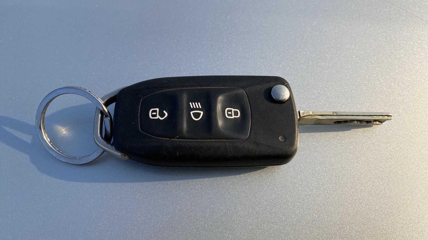 2018 Tata NEXON XM PETROL, Petrol, Manual, 55,469 km, Key Close Up