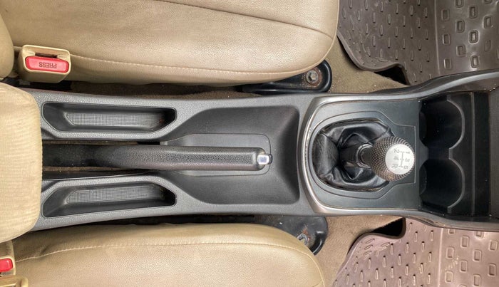 2015 Honda City 1.5L I-VTEC V MT, Petrol, Manual, 1,13,989 km, Gear Lever