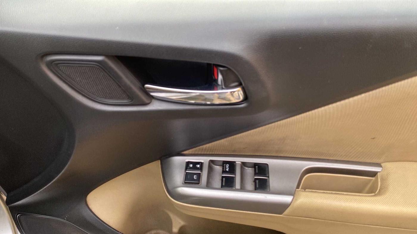 2015 Honda City 1.5L I-VTEC V MT, Petrol, Manual, 1,13,989 km, Driver Side Door Panels Control