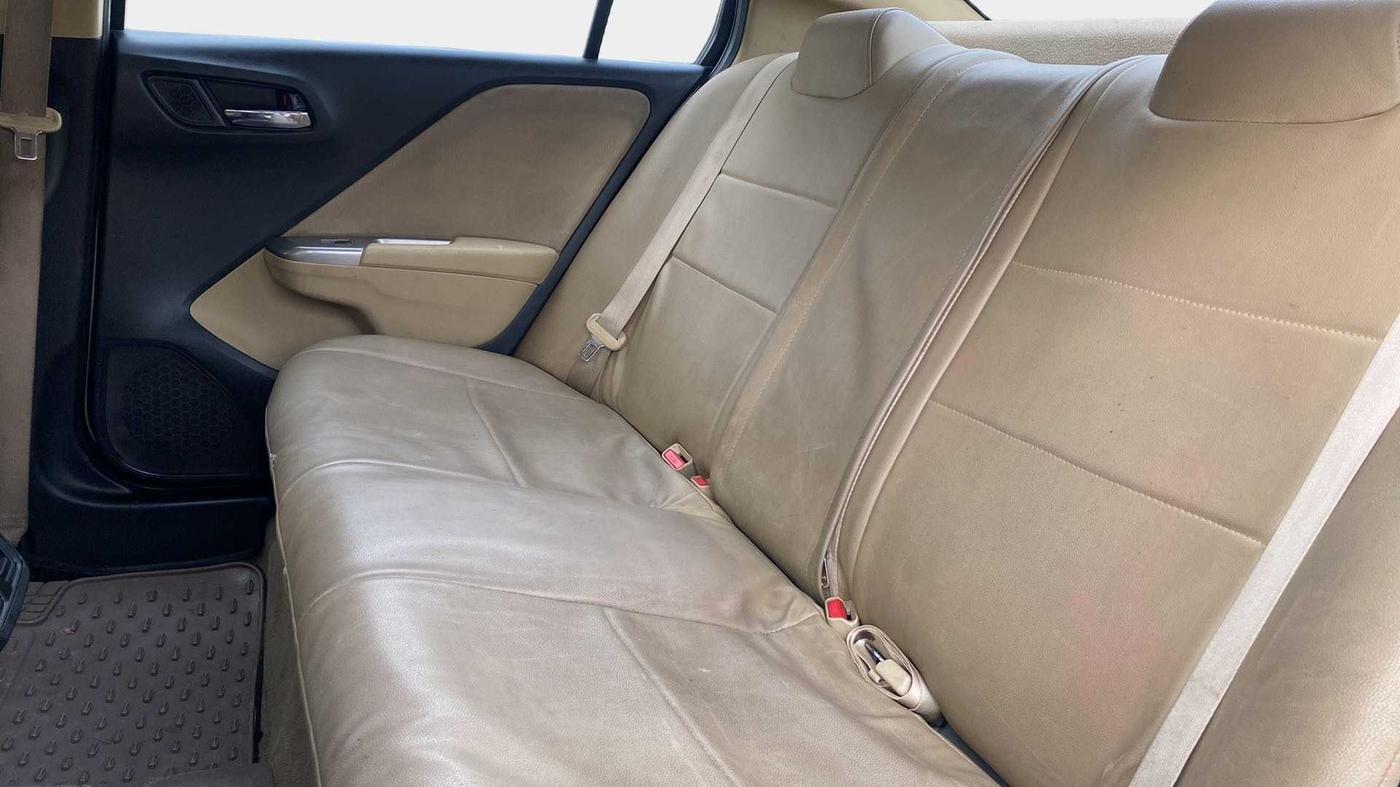 2015 Honda City 1.5L I-VTEC V MT, Petrol, Manual, 1,13,989 km, Right Side Rear Door Cabin