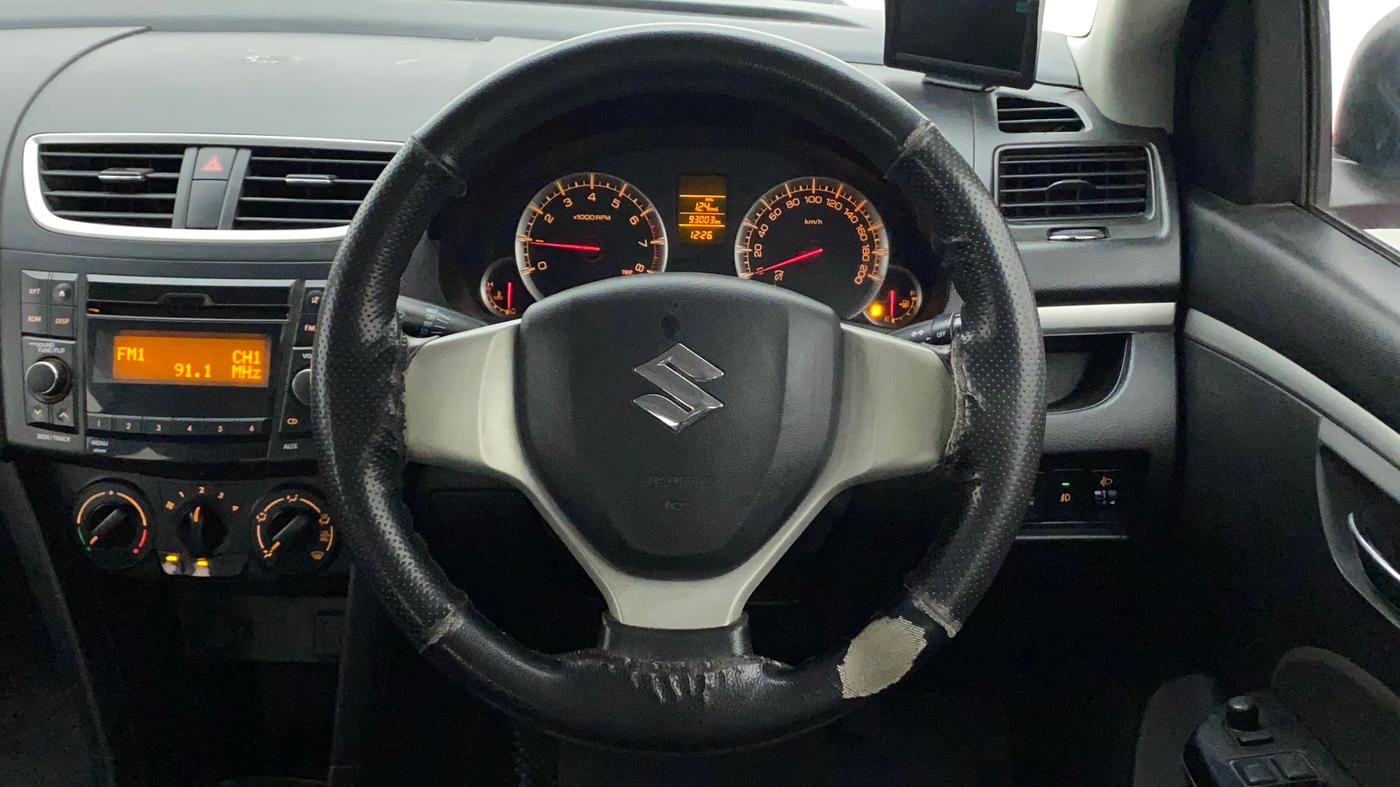 2017 Maruti Swift VXI, Petrol, Manual, 93,003 km, Steering Wheel Close Up