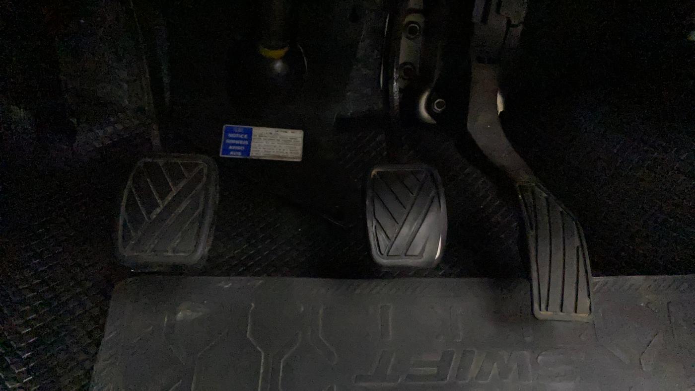 2017 Maruti Swift VXI, Petrol, Manual, 93,003 km, Pedals