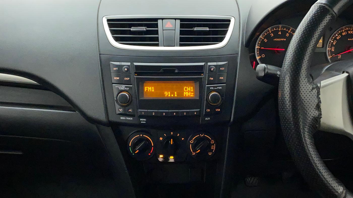 2017 Maruti Swift VXI, Petrol, Manual, 93,003 km, Air Conditioner