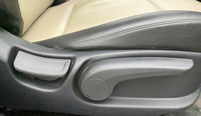 2018 Hyundai Verna 1.6 VTVT SX O, Petrol, Manual, 76,695 km, Driver Side Adjustment Panel