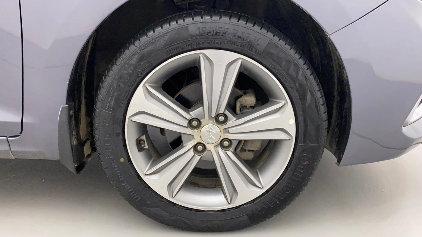 2018 Hyundai Verna 1.6 VTVT SX O, Petrol, Manual, 76,695 km, Right Front Wheel