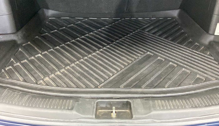 2020 Maruti S Cross ALPHA 1.5, Petrol, Manual, 37,466 km, Boot Inside