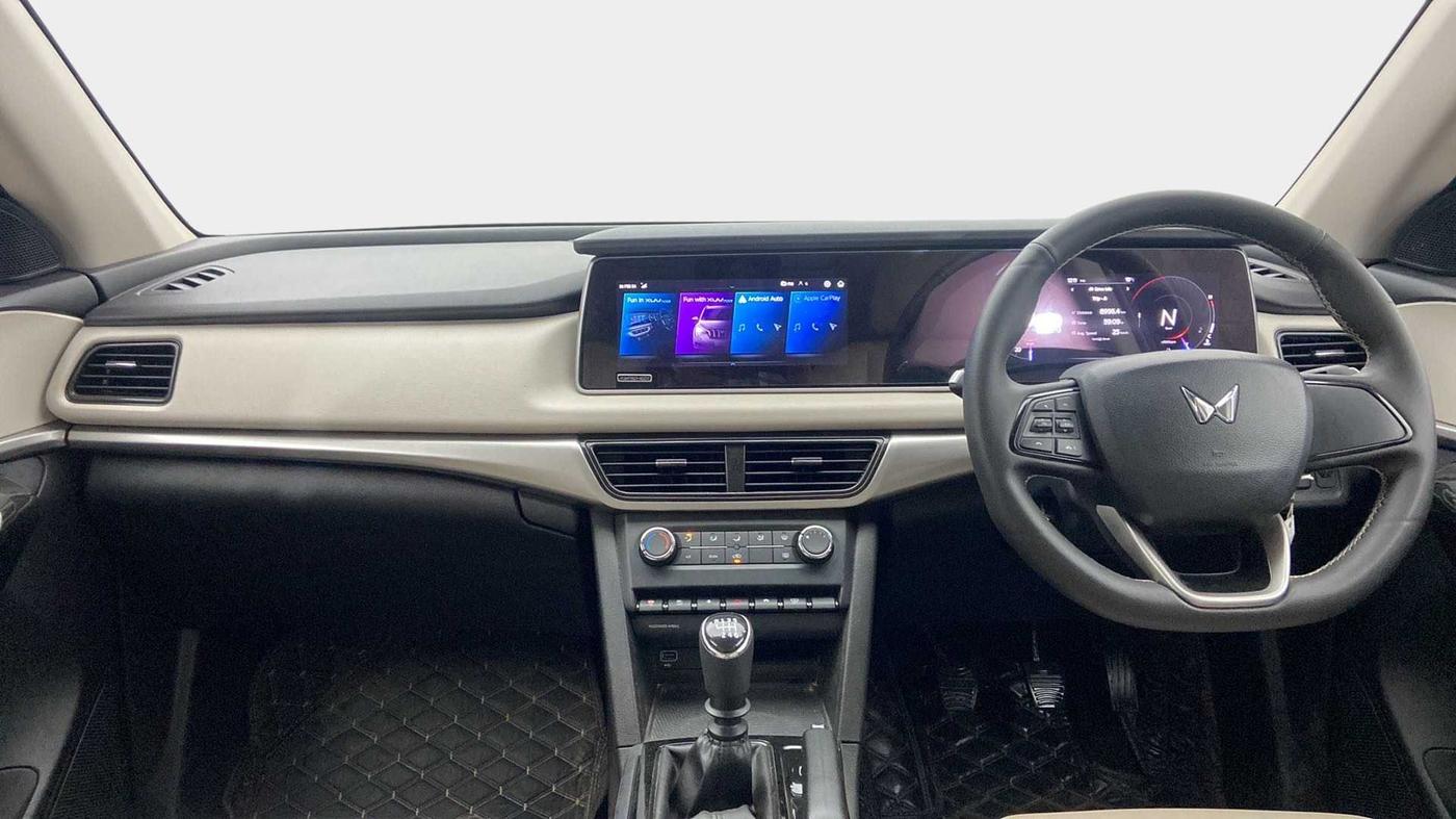 2022 Mahindra XUV700 AX 5 P MT 5 STR, Petrol, Manual, 9,739 km, Dashboard