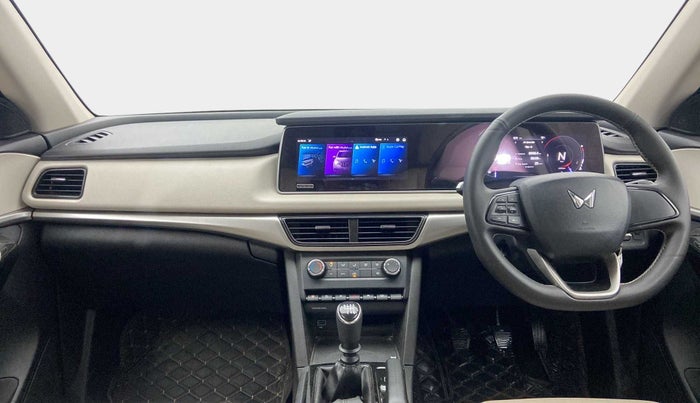 2022 Mahindra XUV700 AX 5 P MT 5 STR, Petrol, Manual, 9,739 km, Dashboard