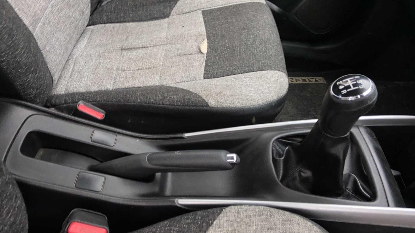 2017 Maruti Baleno DELTA PETROL 1.2, Petrol, Manual, 50,393 km, Gear Lever