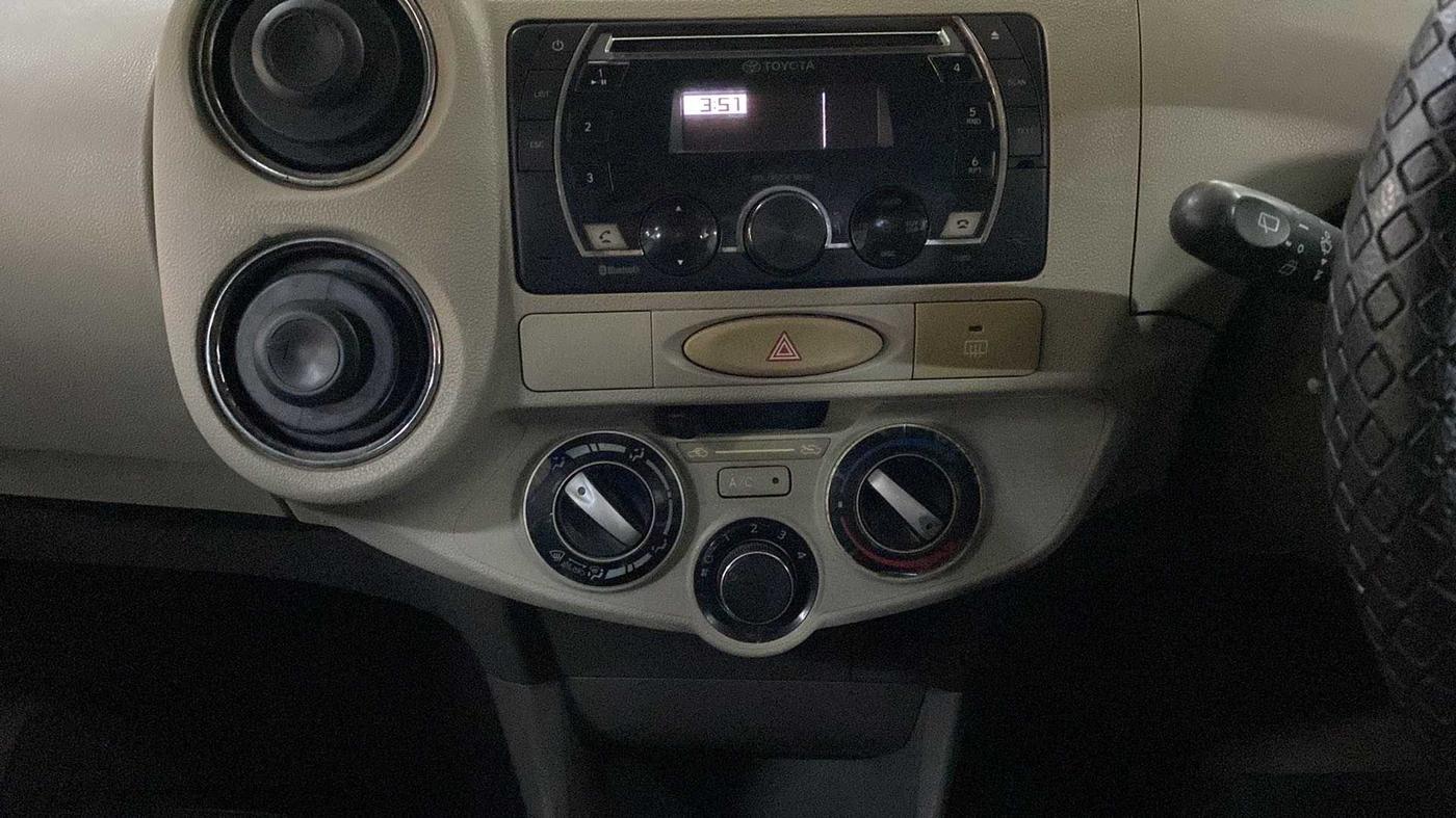 2013 Toyota Etios Liva V, Petrol, Manual, 75,671 km, Air Conditioner