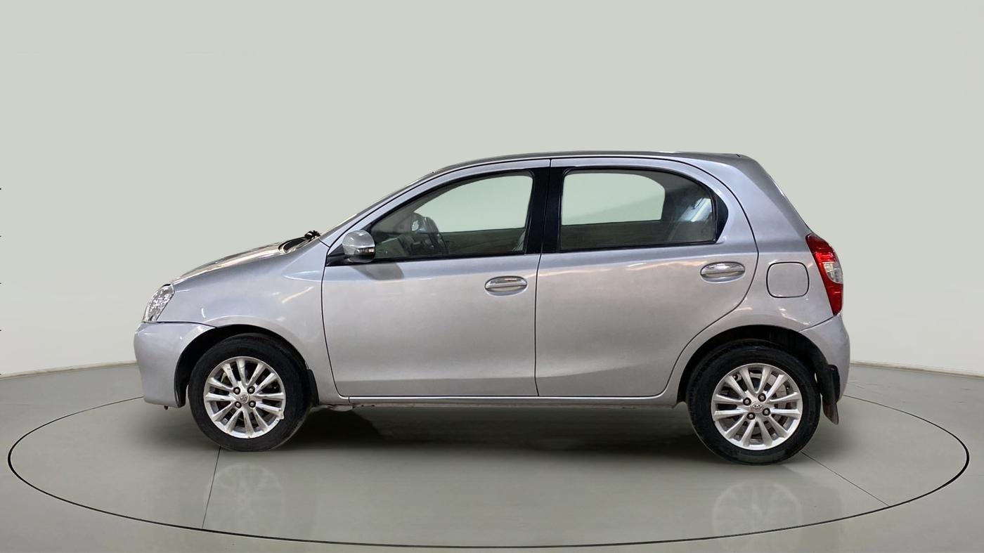2013 Toyota Etios Liva V, Petrol, Manual, 75,671 km, Left Side