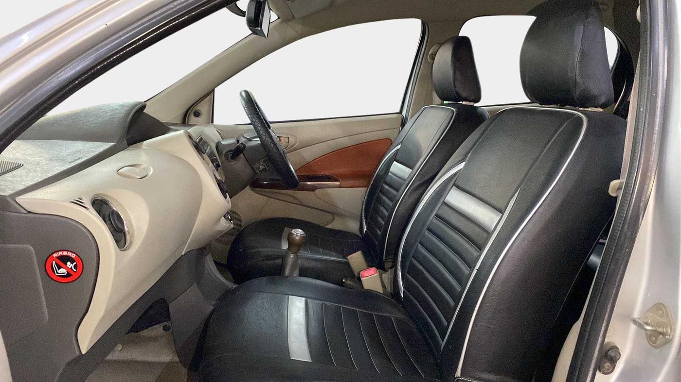 2013 Toyota Etios Liva V, Petrol, Manual, 75,671 km, Right Side Front Door Cabin