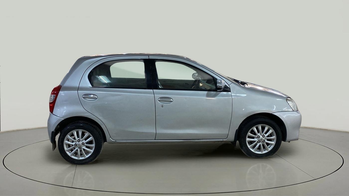 2013 Toyota Etios Liva V, Petrol, Manual, 75,671 km, Right Side View