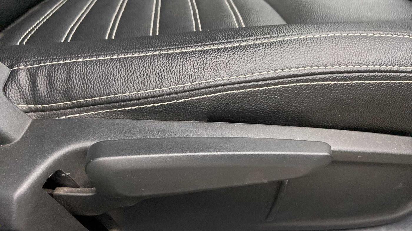2022 Tata ALTROZ XZA PLUS DARK EDTION, Petrol, Automatic, 8,266 km, Driver Side Adjustment Panel