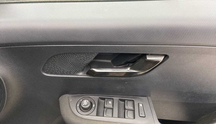 2022 Tata ALTROZ XZA PLUS DARK EDTION, Petrol, Automatic, 8,266 km, Driver Side Door Panels Control