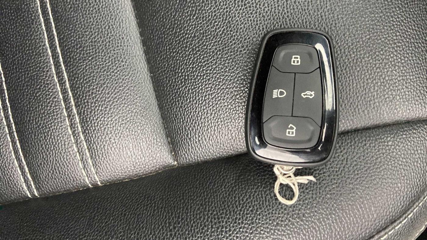 2022 Tata ALTROZ XZA PLUS DARK EDTION, Petrol, Automatic, 8,266 km, Key Close Up