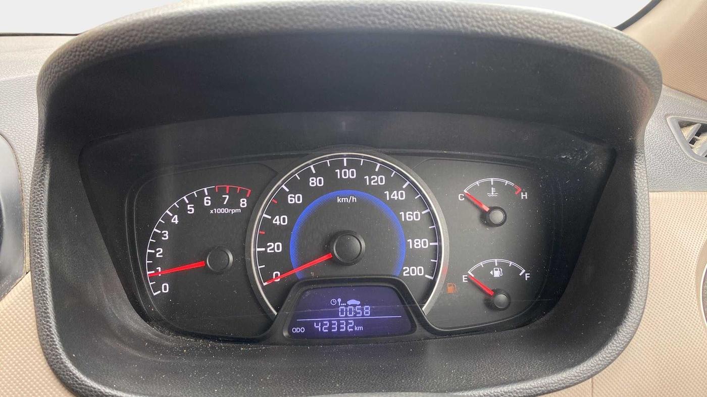 2015 Hyundai Grand i10 SPORTZ 1.2 KAPPA VTVT, Petrol, Manual, 42,322 km, Odometer Image