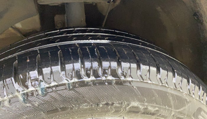 2022 Maruti Swift ZXI, Petrol, Manual, 32,966 km, Left Front Tyre Tread