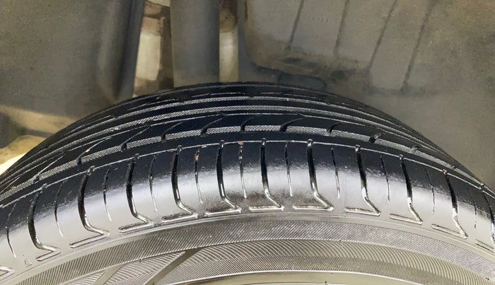 2022 Maruti Swift ZXI, Petrol, Manual, 32,966 km, Right Rear Tyre Tread