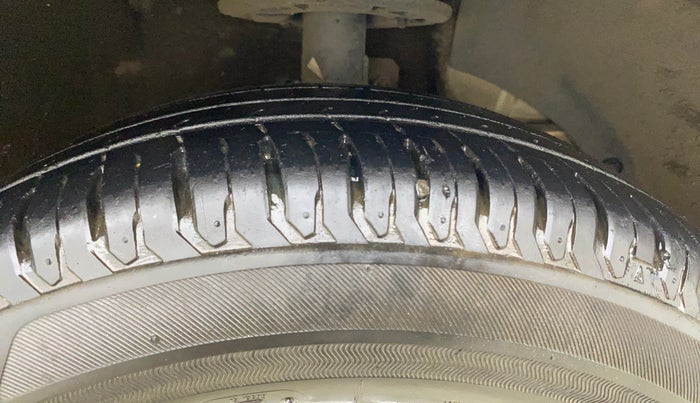 2022 Maruti Swift ZXI, Petrol, Manual, 32,966 km, Right Front Tyre Tread