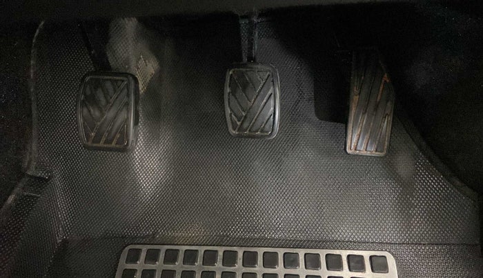 2020 Maruti Baleno DELTA PETROL 1.2, Petrol, Manual, 25,697 km, Pedals