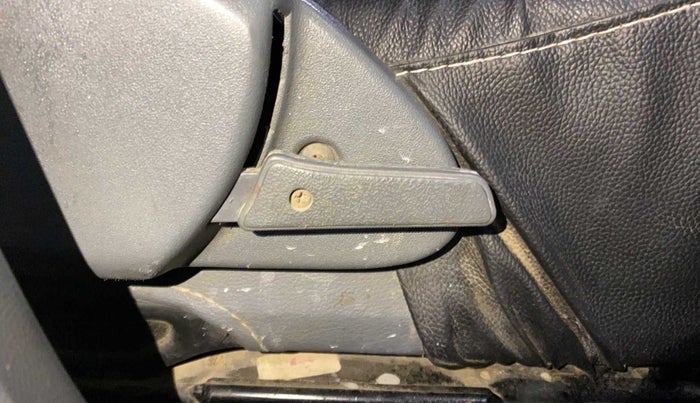 2014 Maruti Alto 800 LXI, Petrol, Manual, 1,06,112 km, Driver Side Adjustment Panel