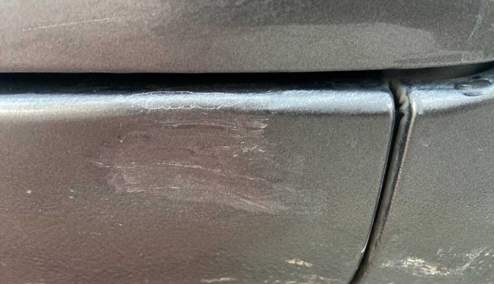 2017 Maruti Swift Dzire VXI (O), Petrol, Manual, 60,600 km, Right running board - Slightly dented