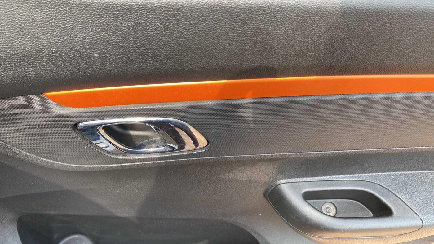 2021 Renault Kwid CLIMBER 1.0 (O), Petrol, Manual, 23,117 km, Driver Side Door Panels Control