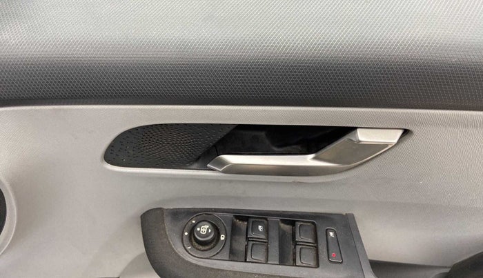 2020 Tata ALTROZ XZ PETROL, Petrol, Manual, 21,573 km, Driver Side Door Panels Control