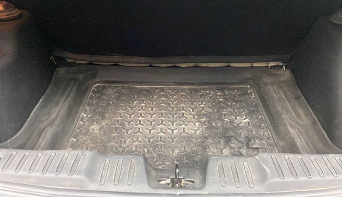 2020 Tata ALTROZ XZ PETROL, Petrol, Manual, 21,573 km, Boot Inside