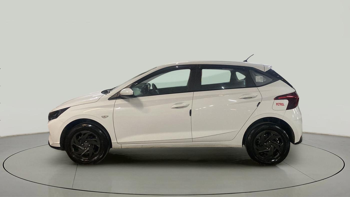 2023 Hyundai NEW I20 MAGNA 1.2 MT, Petrol, Manual, 4,233 km, Left Side