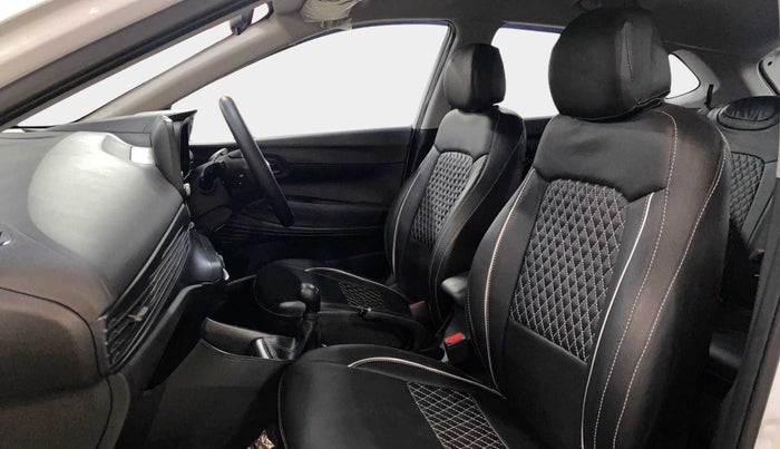 2023 Hyundai NEW I20 MAGNA 1.2 MT, Petrol, Manual, 4,233 km, Right Side Front Door Cabin