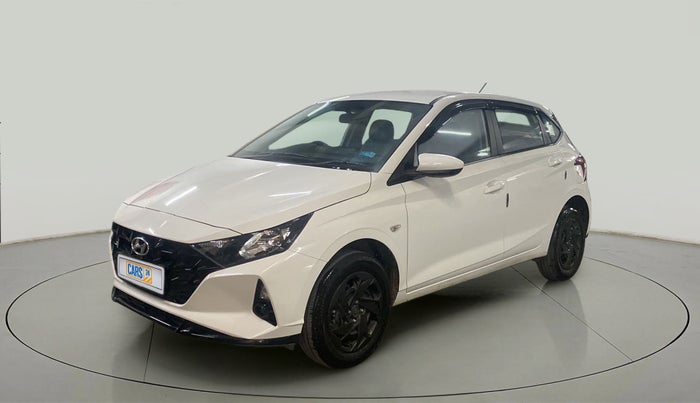 2023 Hyundai NEW I20 MAGNA 1.2 MT, Petrol, Manual, 4,233 km, Left Front Diagonal