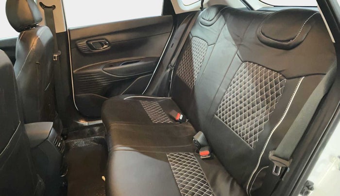 2023 Hyundai NEW I20 MAGNA 1.2 MT, Petrol, Manual, 4,233 km, Right Side Rear Door Cabin